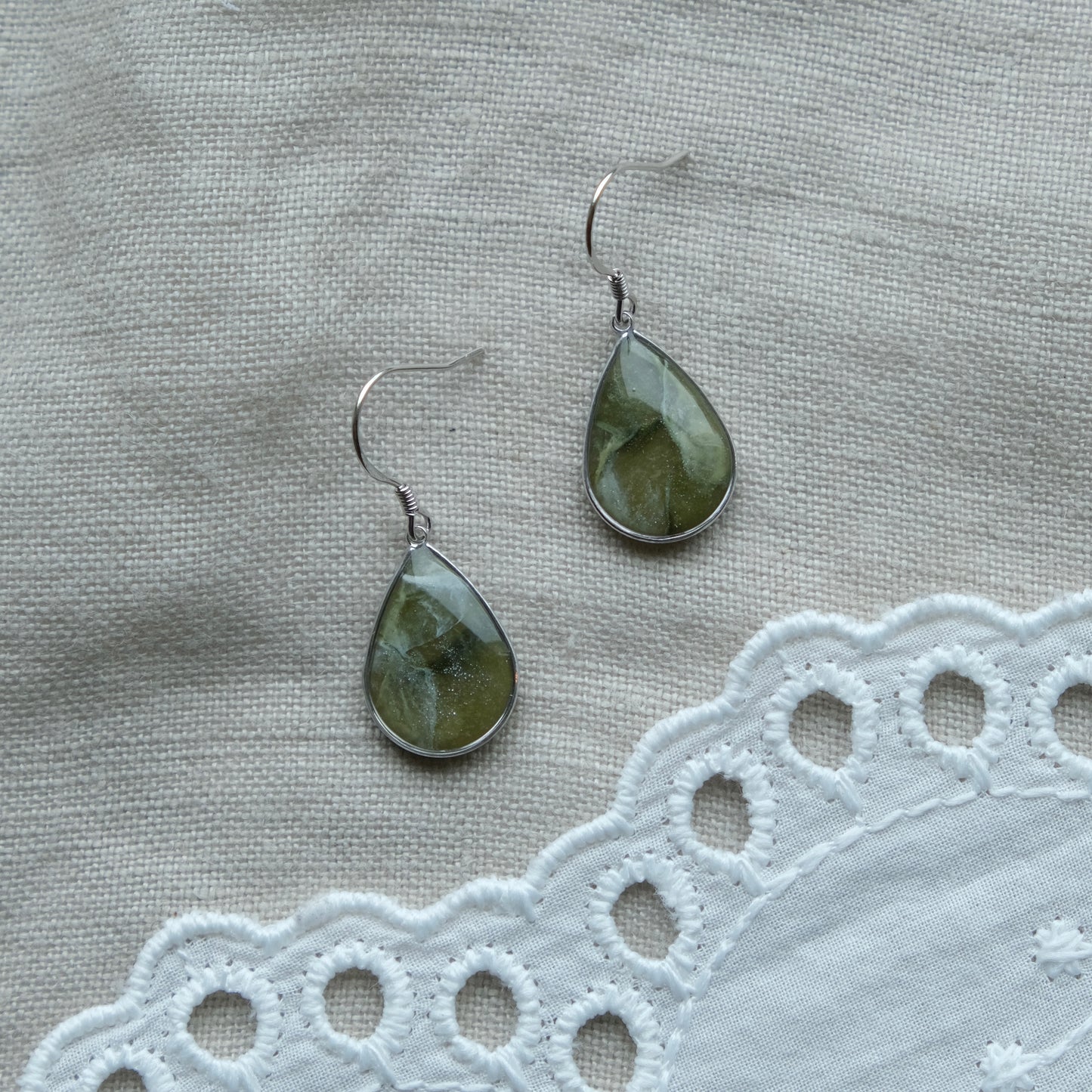 mini cara | olive marble & silver