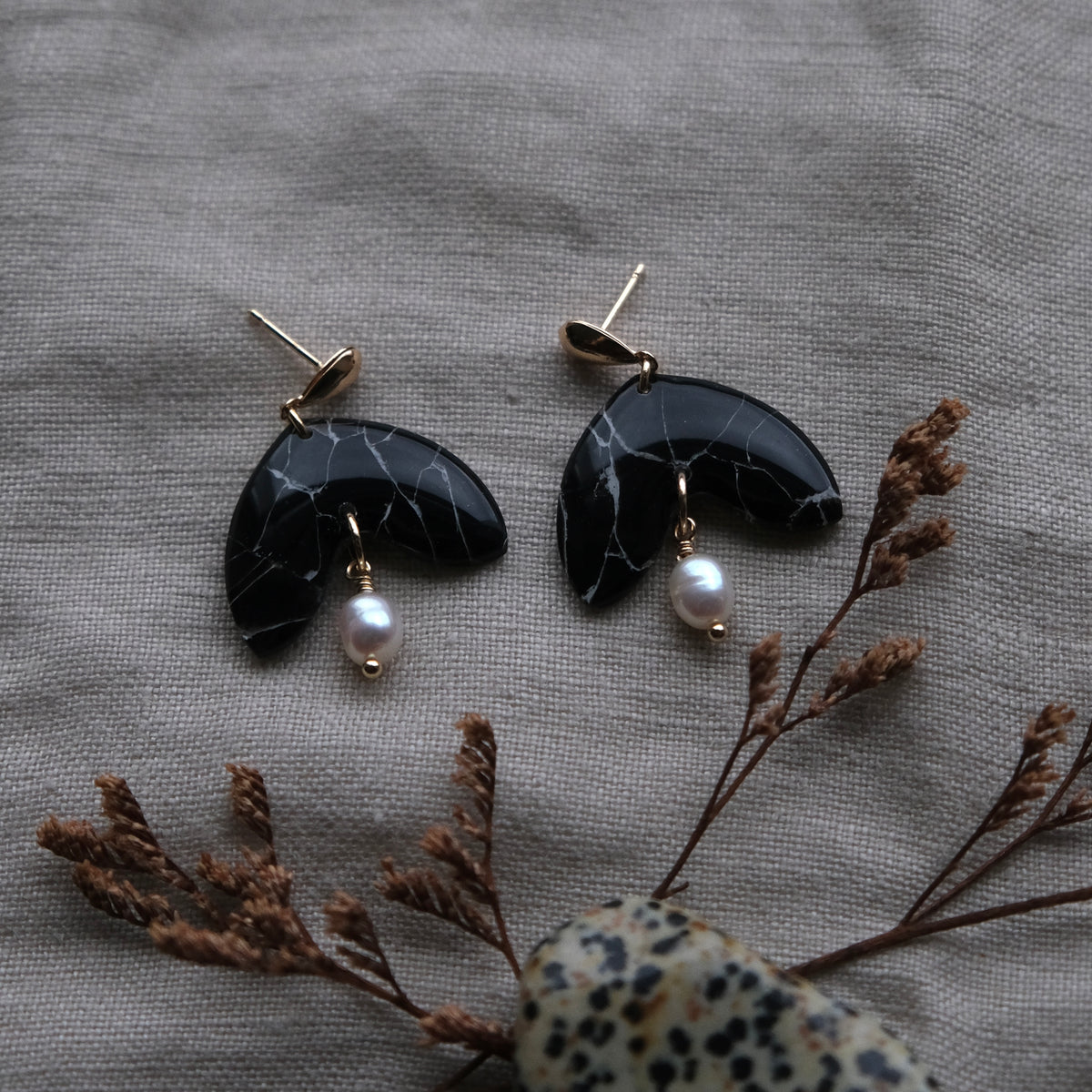 niamh | black marble