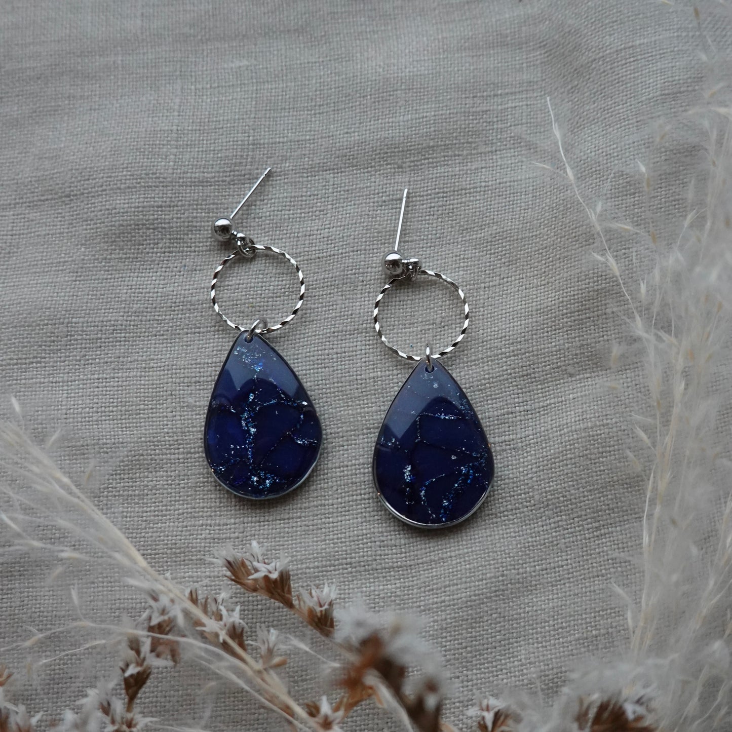 fiadh | navy & silver