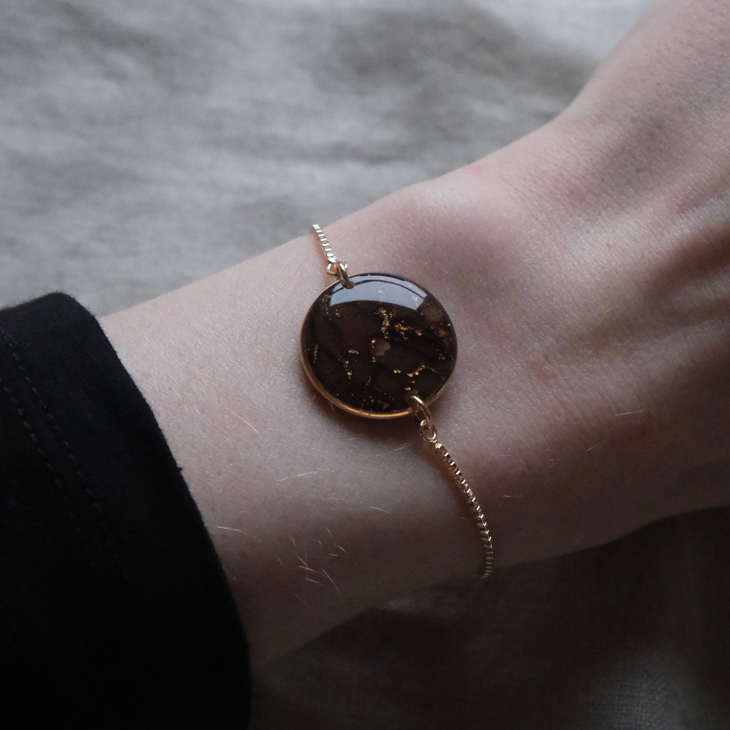 síofra bracelet | brown & gold