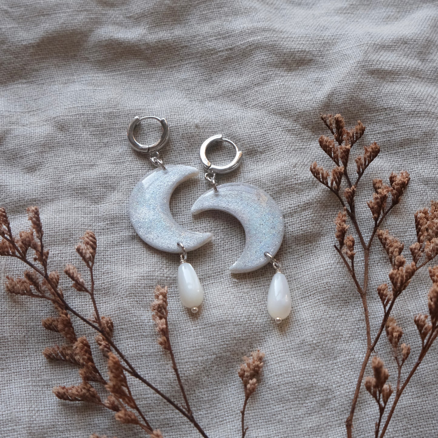 luna | Iridescent Silver