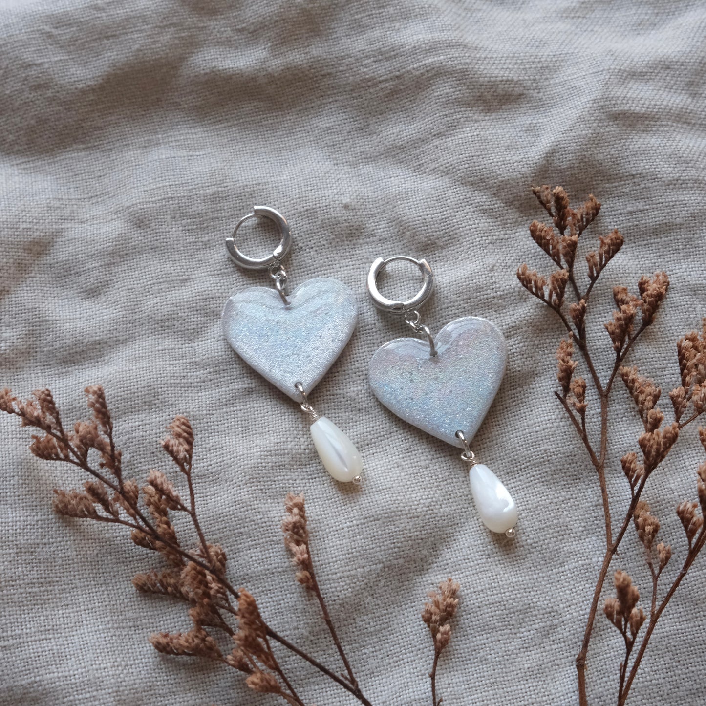 croí | iridescent silver