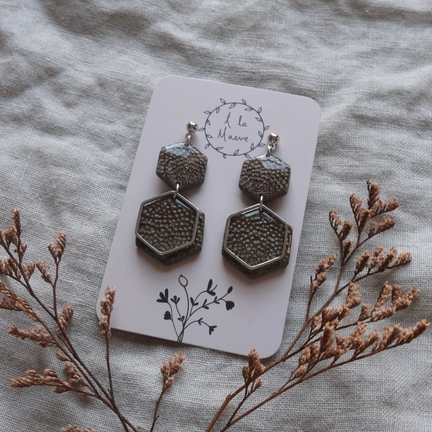 anu | hammered labradorite