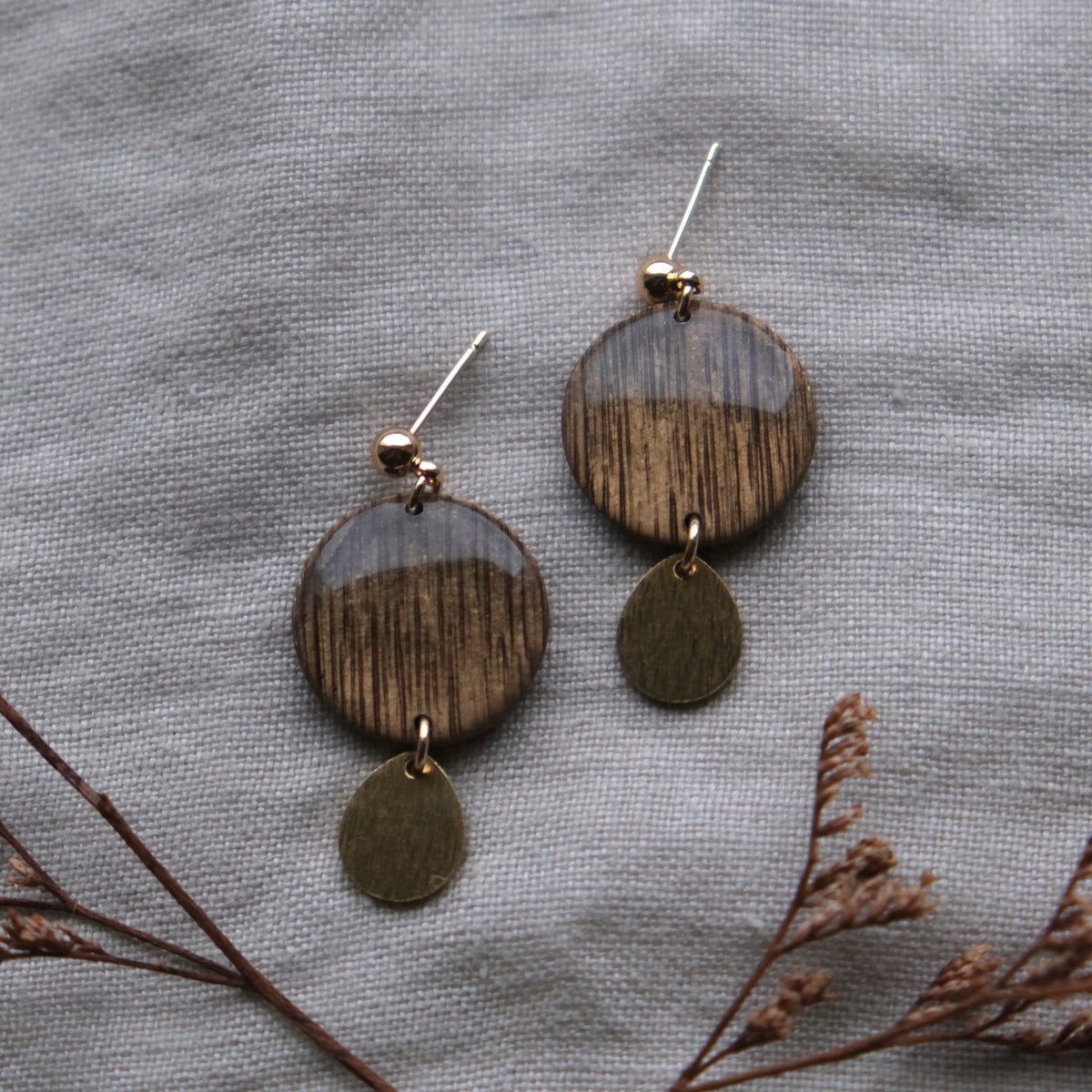 saorla | brushed bronze