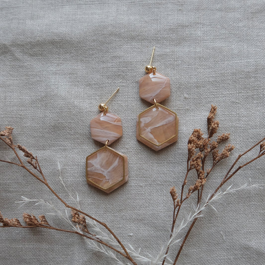 anu | iced latte
