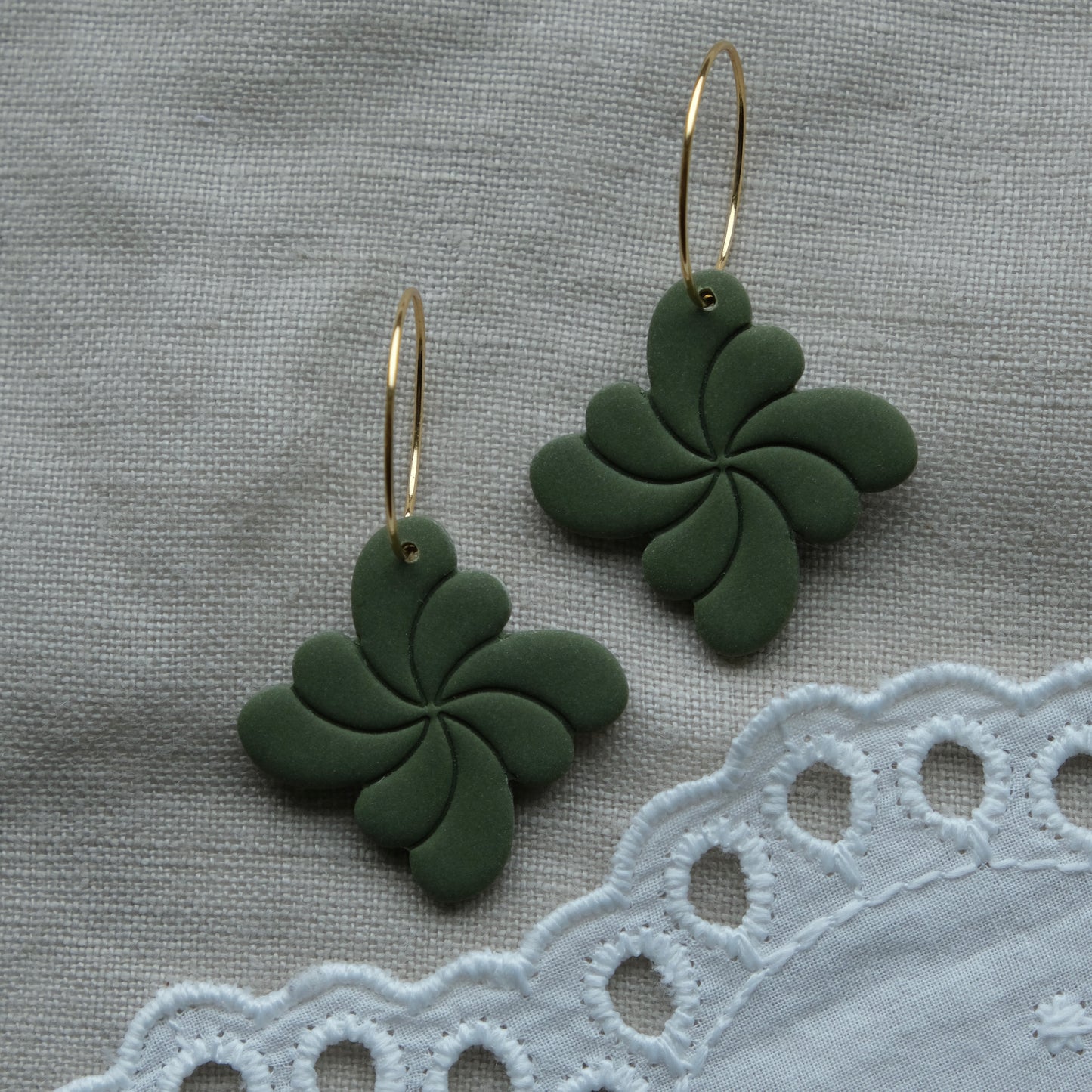 ailionóra | khaki