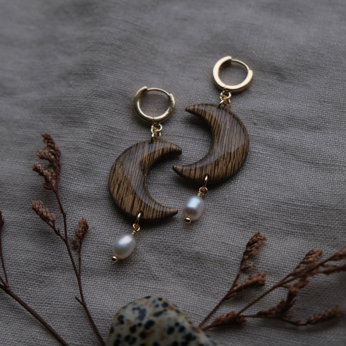 luna | brushed bronze