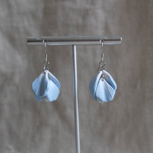 bláthine | light blue