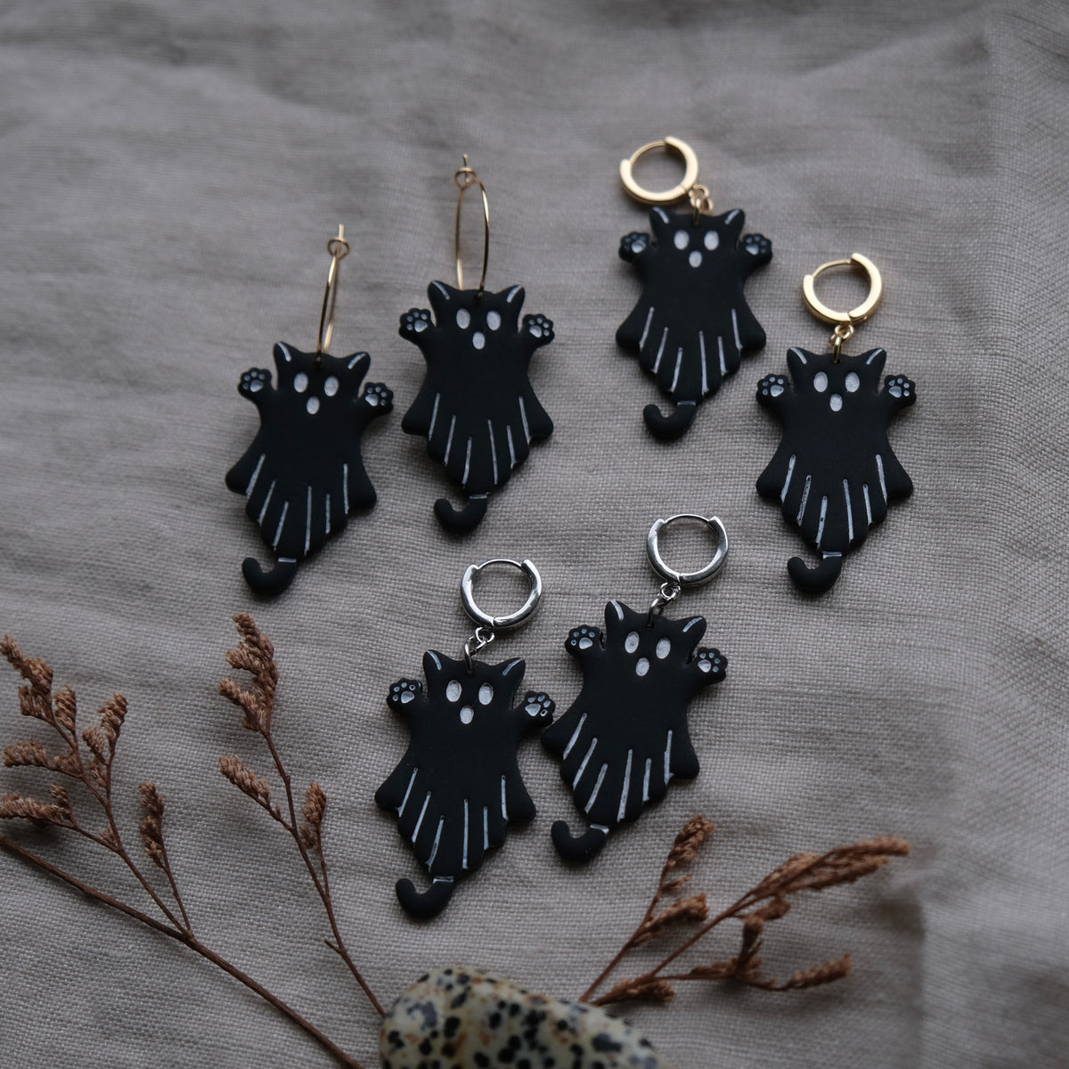 spooky cats