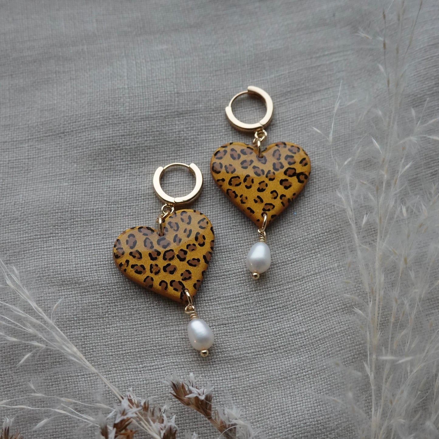 croí | gold leopard print