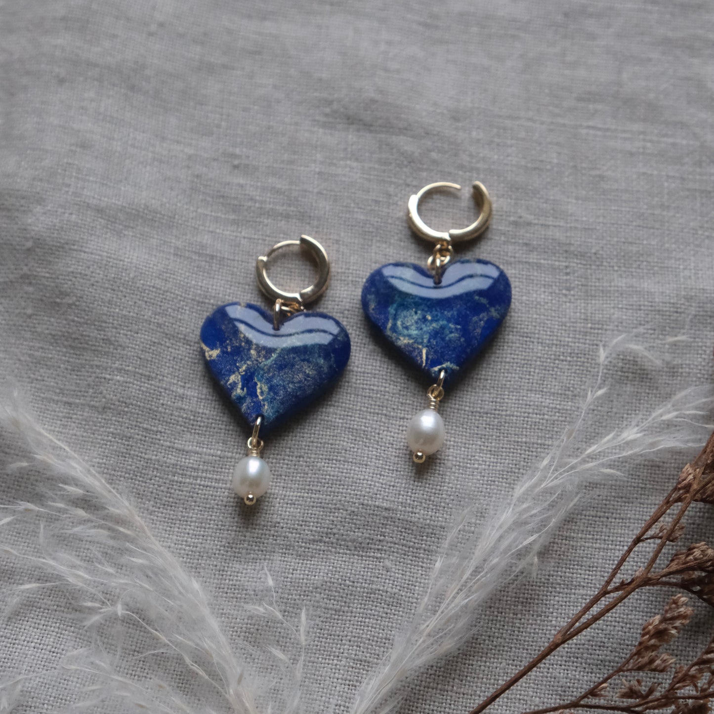 croí | electric blue and gold