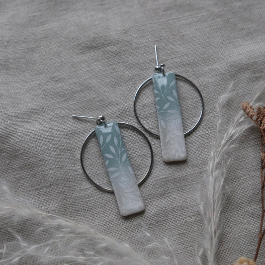 grian | light blue pearly leaf