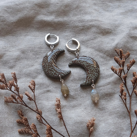 luna | hammered labradorite