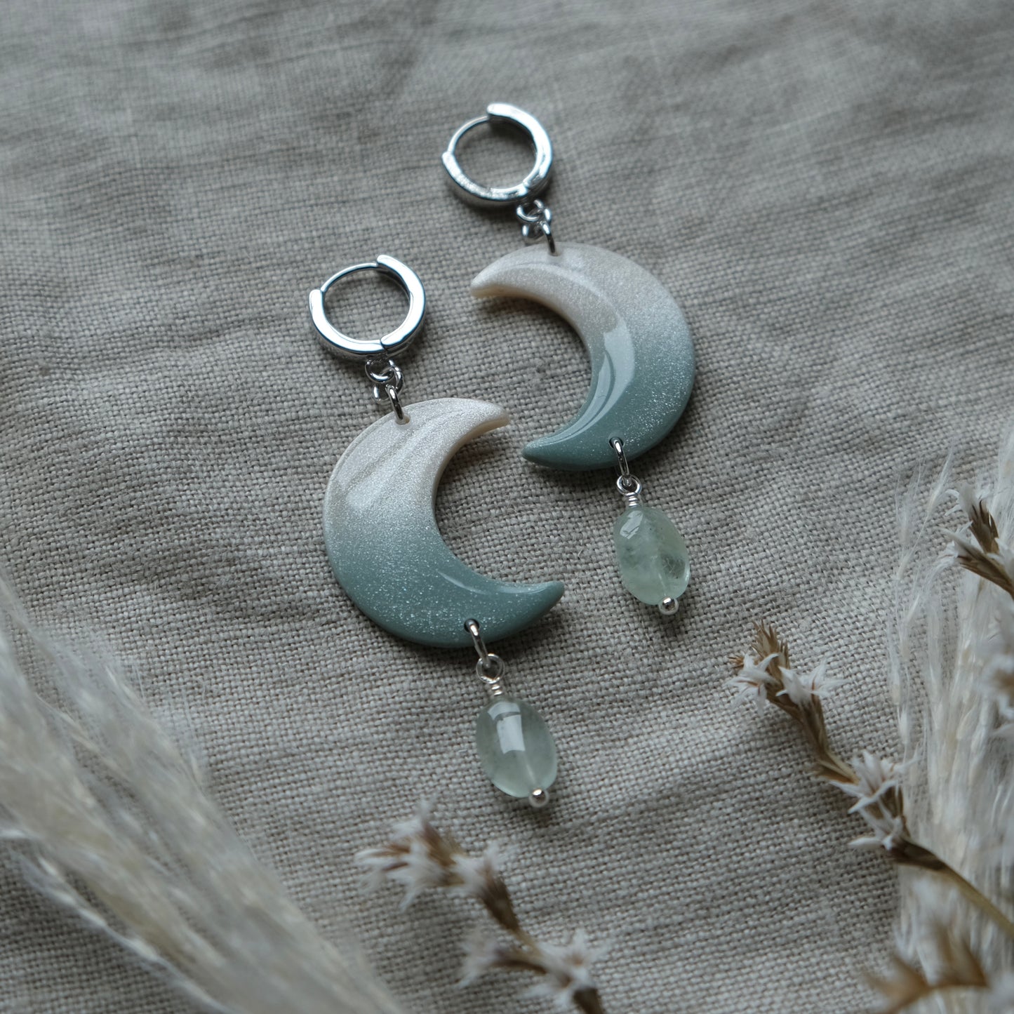 luna | pearly blue