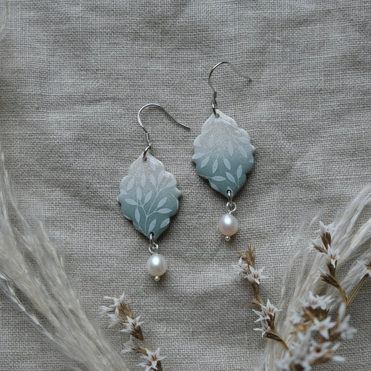 saorla | leafy pearly blue