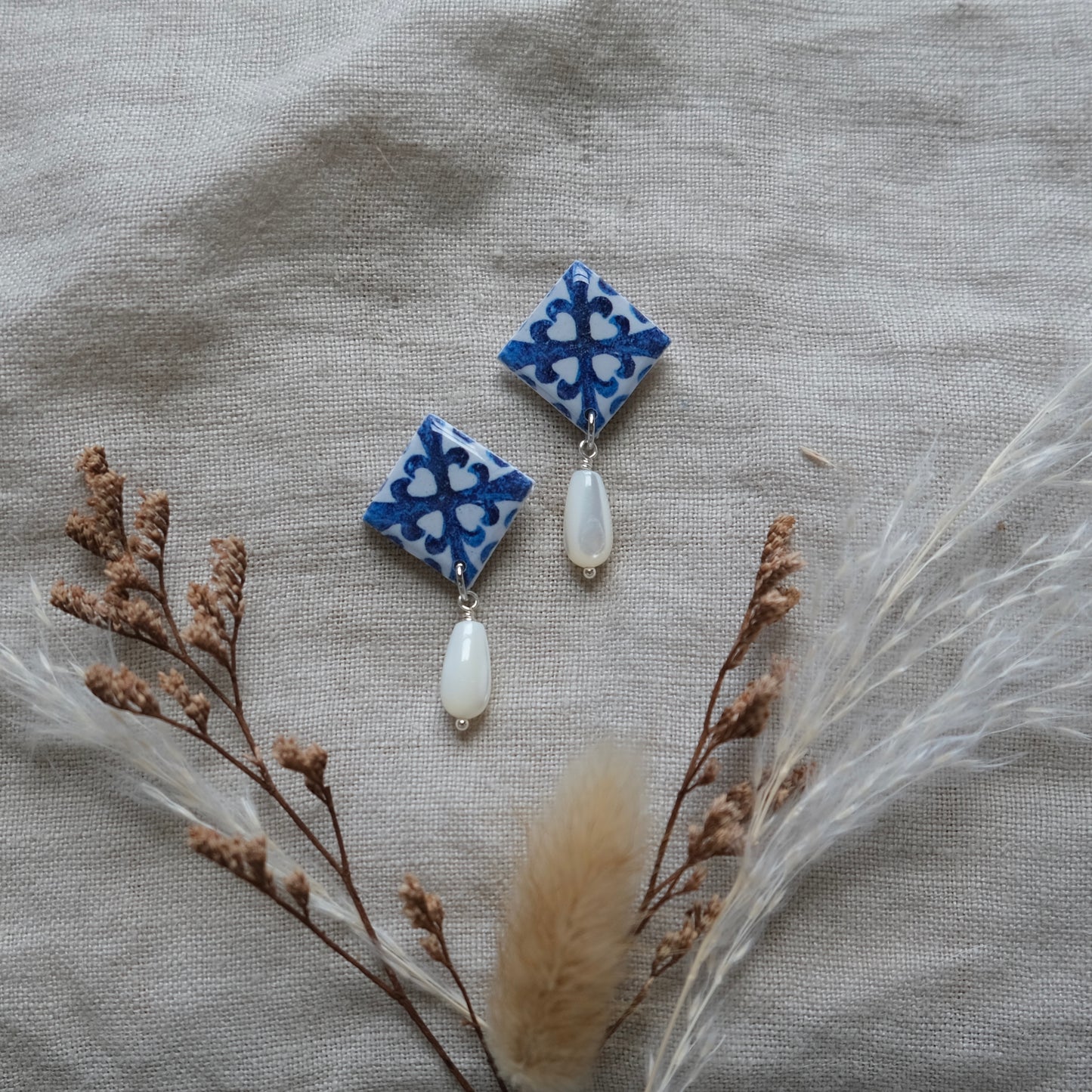áine | blue tile