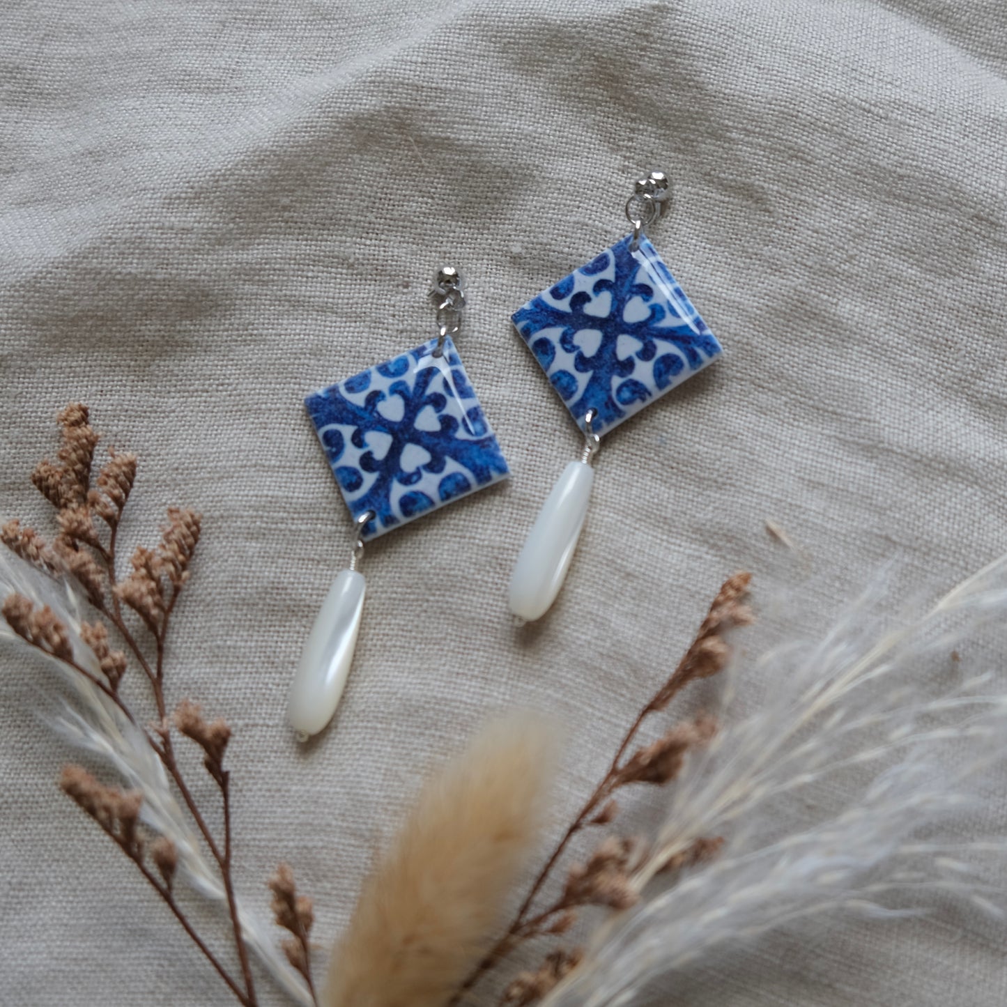 áine | blue tile