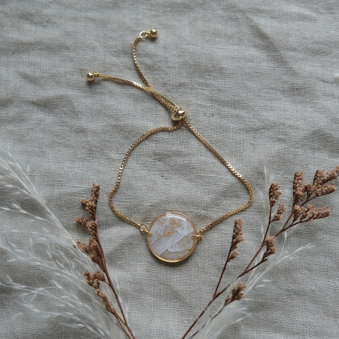 síofra bracelet | pearly gold