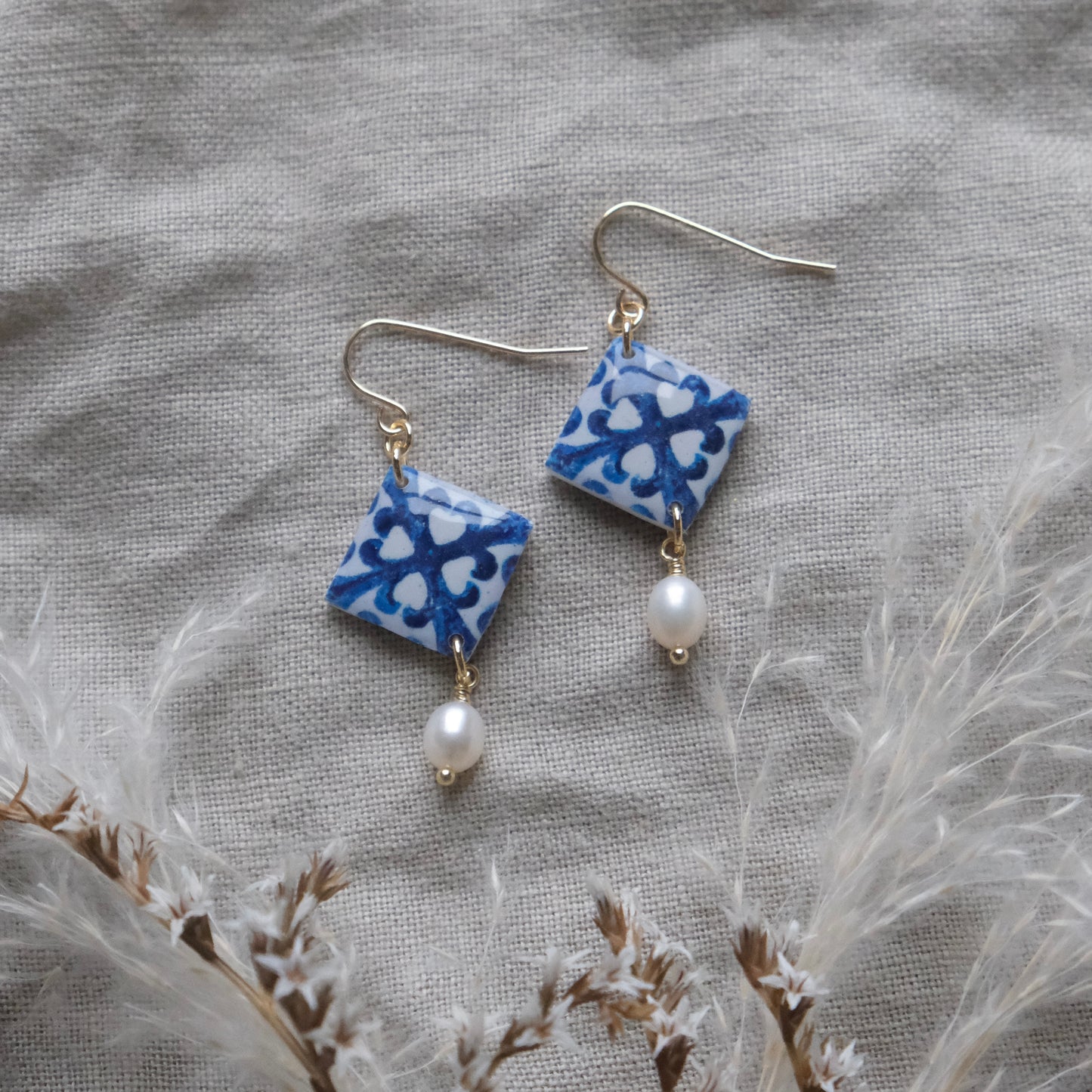 áine | blue tile