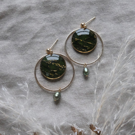 ríona | green & gold