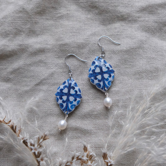 saolra | blue tile