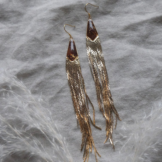 lasairíona | brown & gold